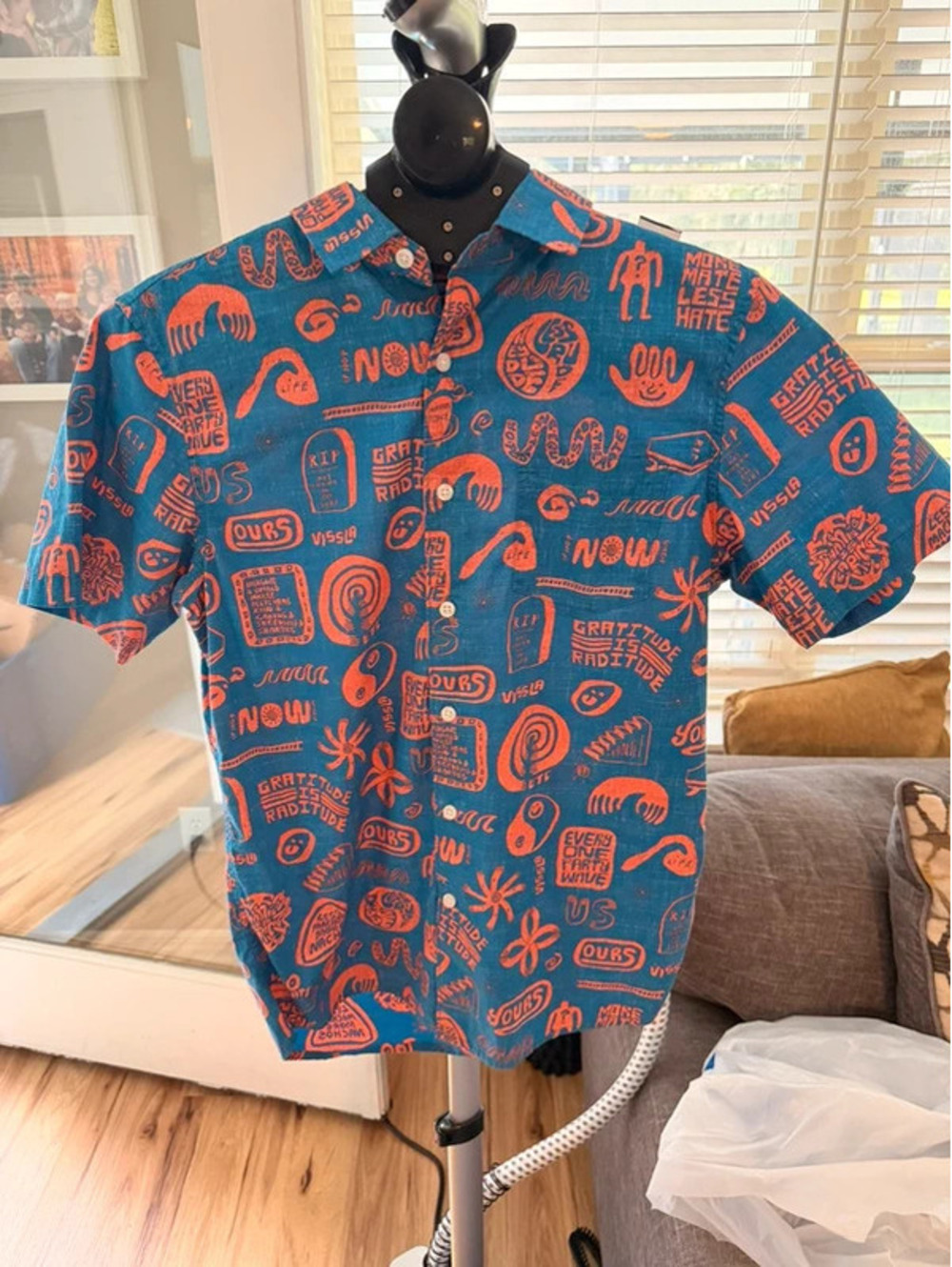 Vissla Men’s Small Blue Orange Graphic Print Short Sleeve Button-Up Shirt
